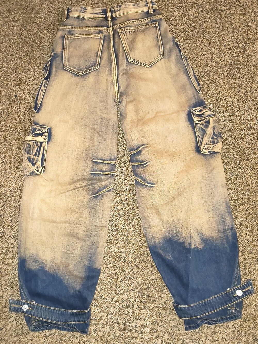 Relaxed Two-Tone Washed Cargo Jeans — Blue and Tan